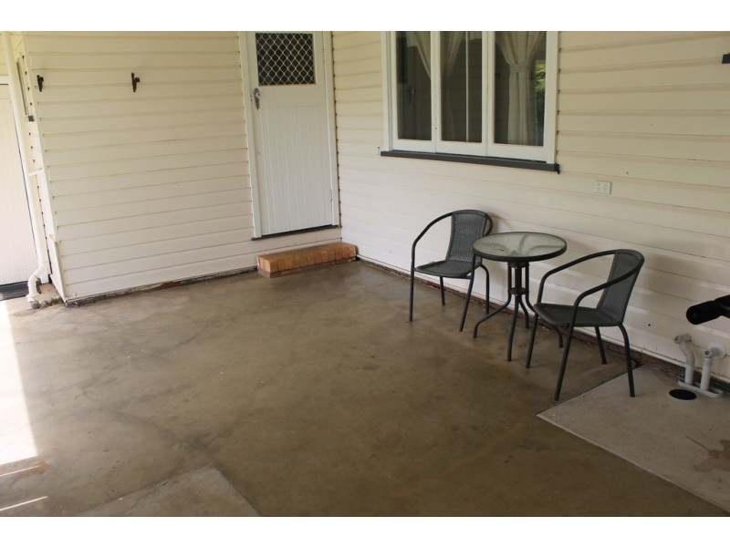 7 Moreton Street, Dalby QLD 4405