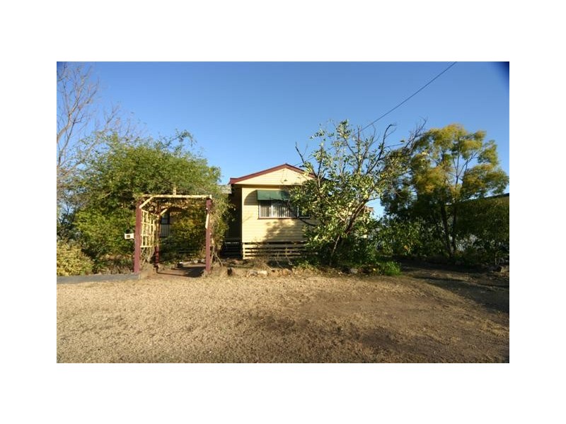 65 Myall Street, Dalby QLD 4405