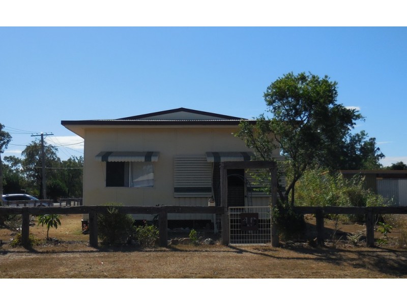 19 BAGOT STREET, Dalby QLD 4405