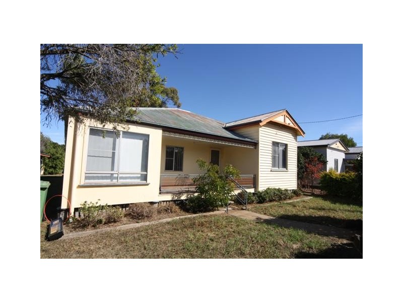 10 North Street, Dalby QLD 4405