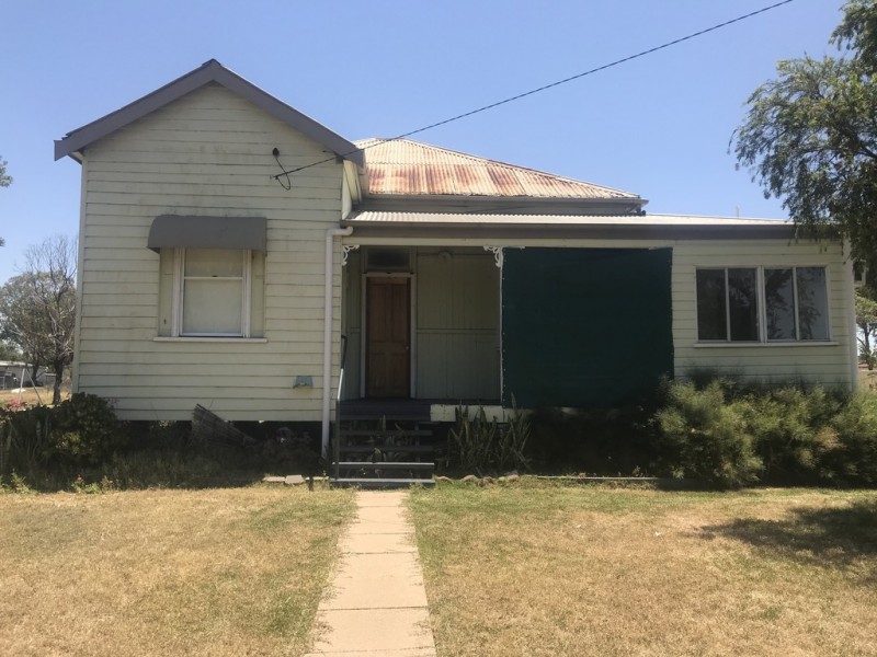 12 Horace Street, Dalby QLD 4405