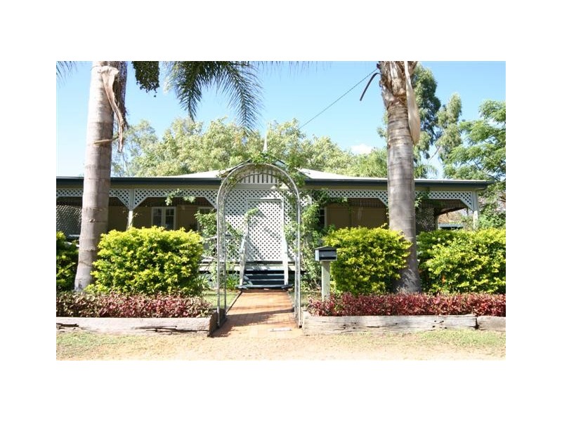 7 Wooburn Street, Dalby QLD 4405