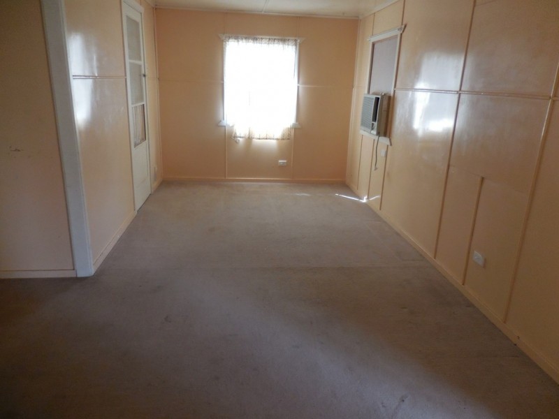 77 Myall Street, Dalby QLD 4405