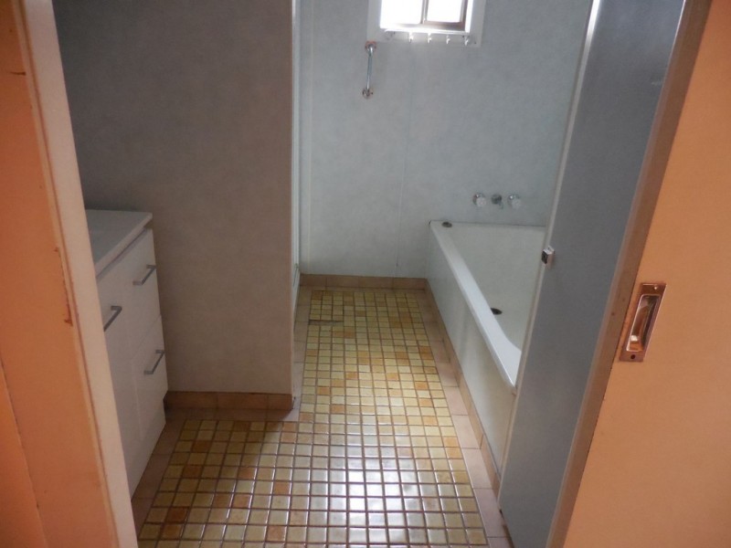 77 Myall Street, Dalby QLD 4405