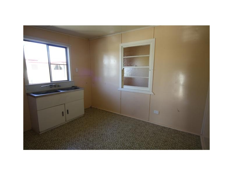 77 Myall Street, Dalby QLD 4405