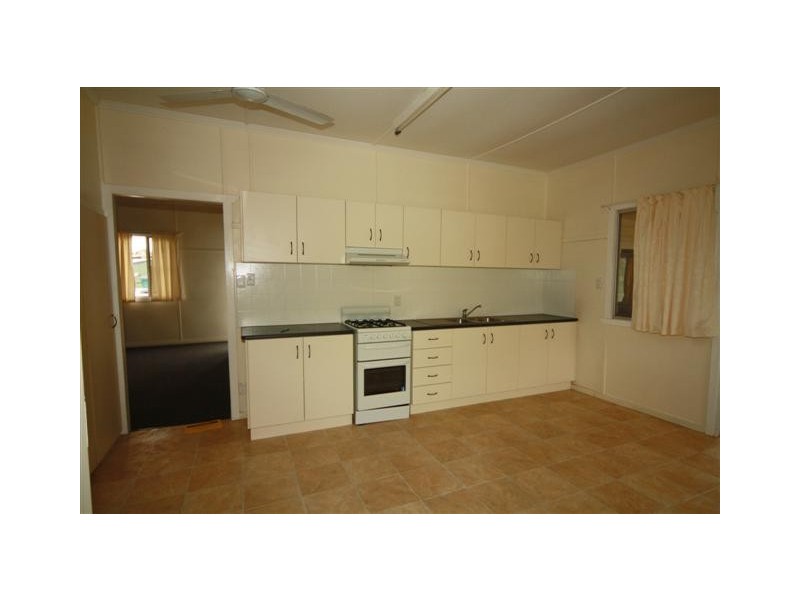 11 Nicholson Street, Dalby QLD 4405