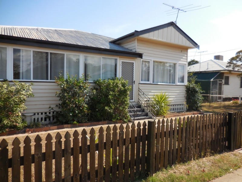 10 Alice Street, Dalby QLD 4405