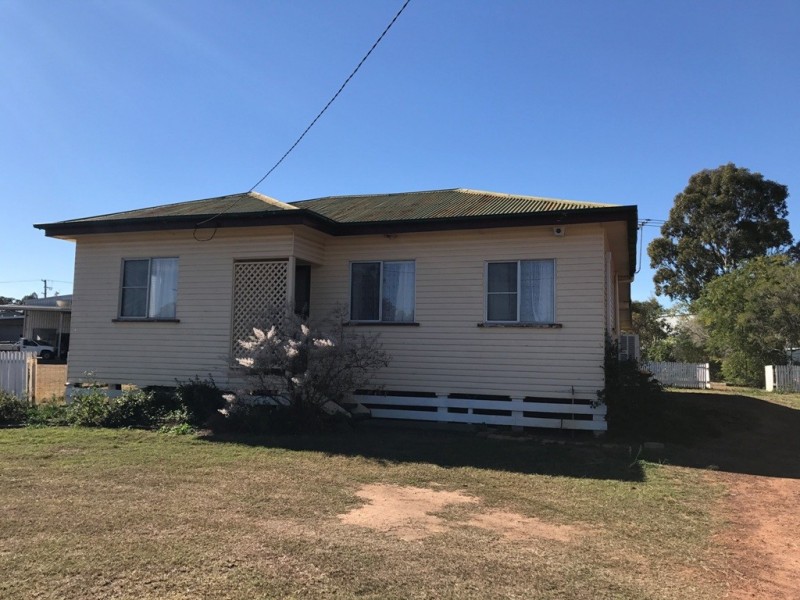 3 McQueen Street, Dalby QLD 4405