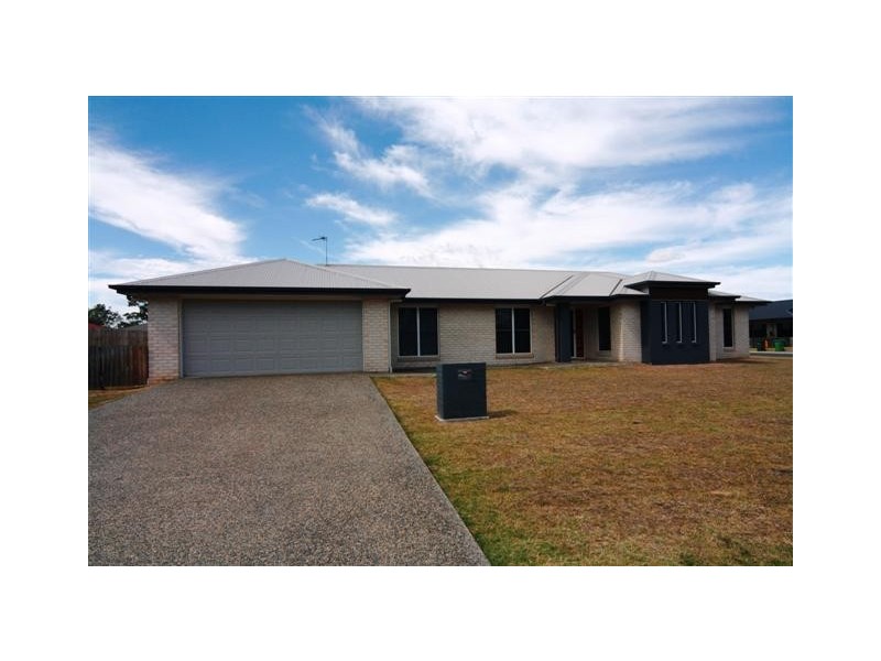 2A St Andrews Chase, Dalby QLD 4405