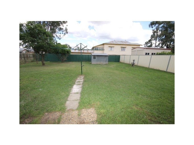 4 Bagot Street, Dalby QLD 4405