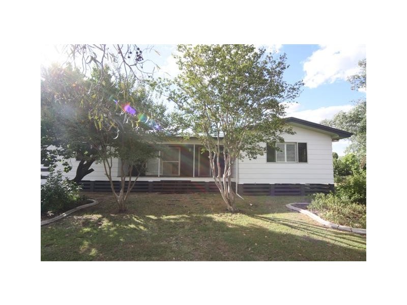 15 WREN STREET, Dalby QLD 4405