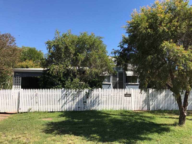 5 Walsh Street, Dalby QLD 4405