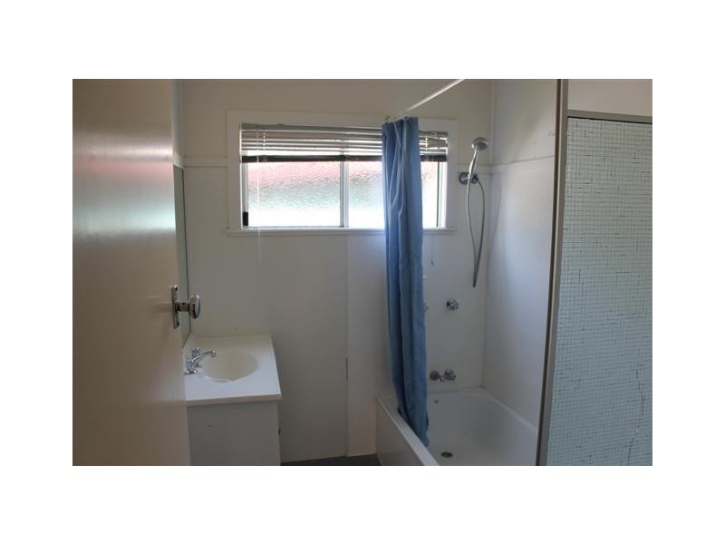 5 HALL STREET, Dalby QLD 4405