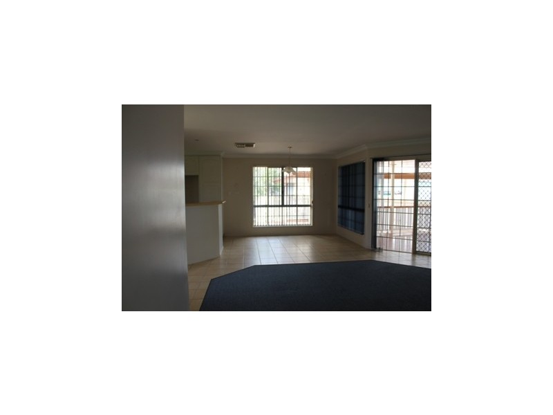 9 AZALEA CRT, Dalby QLD 4405