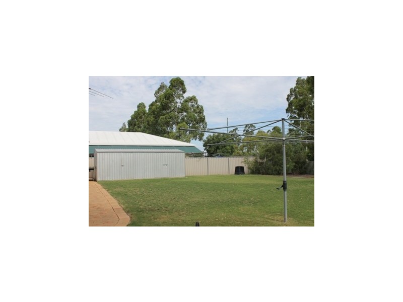 9 AZALEA CRT, Dalby QLD 4405