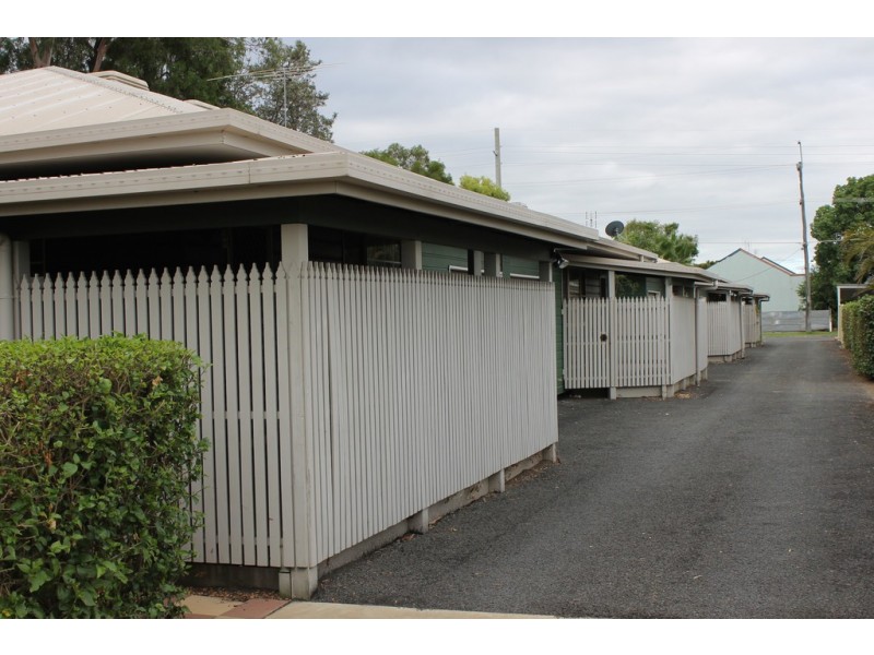 2/52 Bunya Street, Dalby QLD 4405