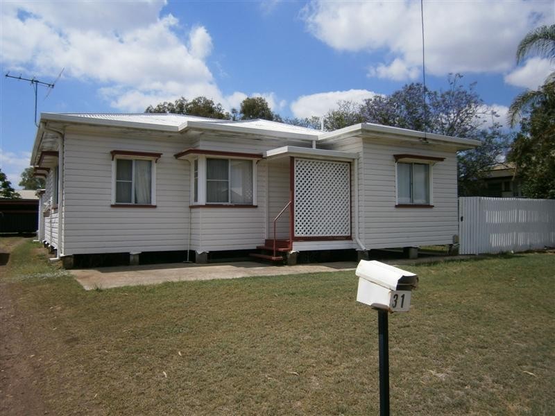 31 ARTHUR STREET, Dalby QLD 4405