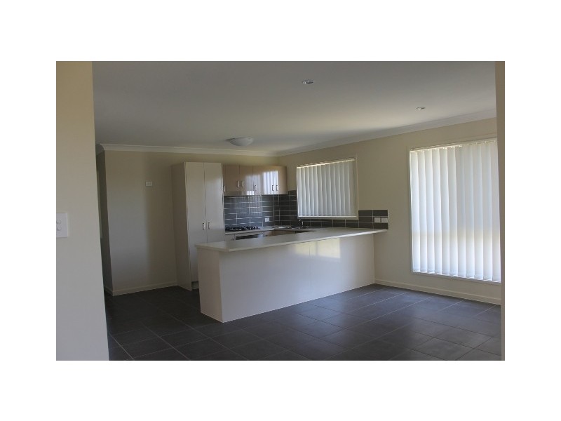 42 GOSDEN DRIVE, Dalby QLD 4405