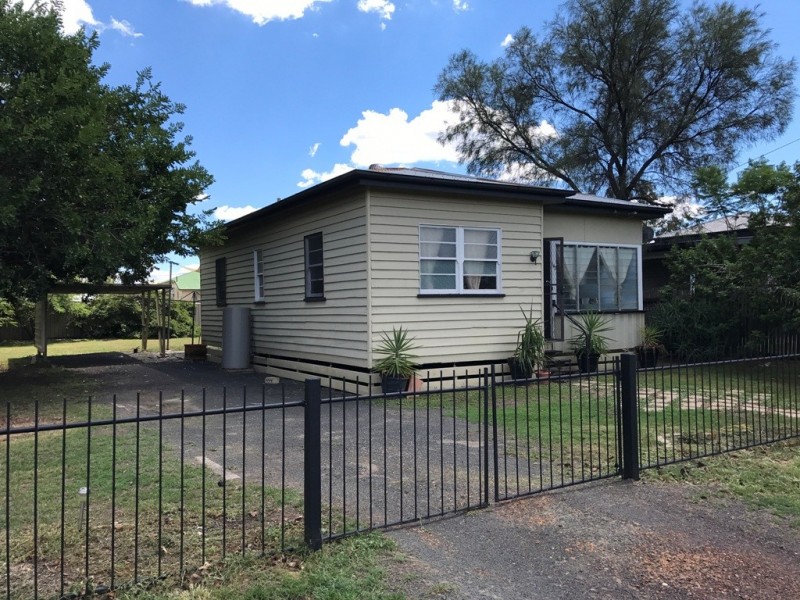142 Condamine Street, Dalby QLD 4405