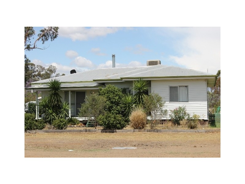 53 CHARLES, Dalby QLD 4405