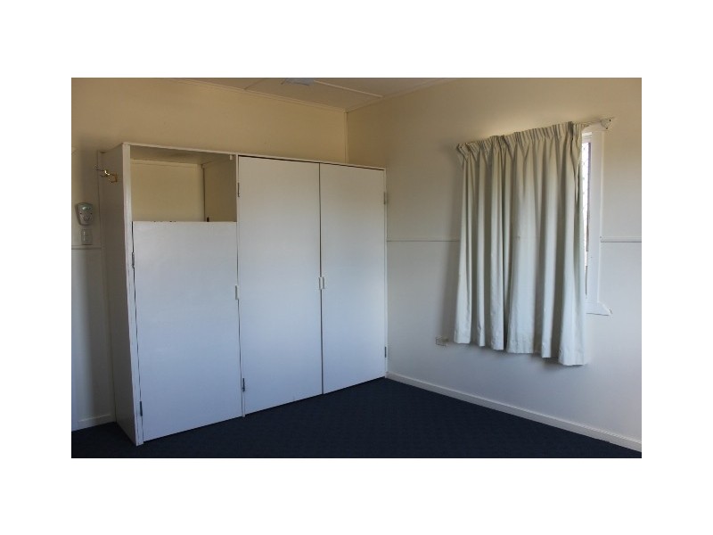 53 CHARLES, Dalby QLD 4405