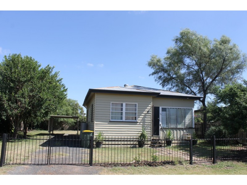 142 Condamine Street, Dalby QLD 4405