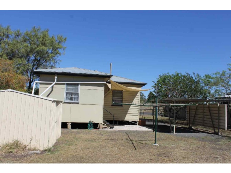 142 Condamine Street, Dalby QLD 4405