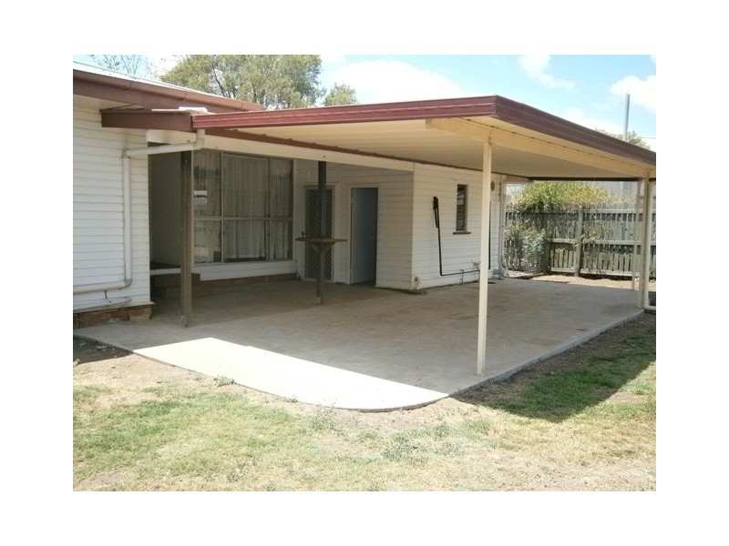 14 Hawthorne Street, Dalby QLD 4405