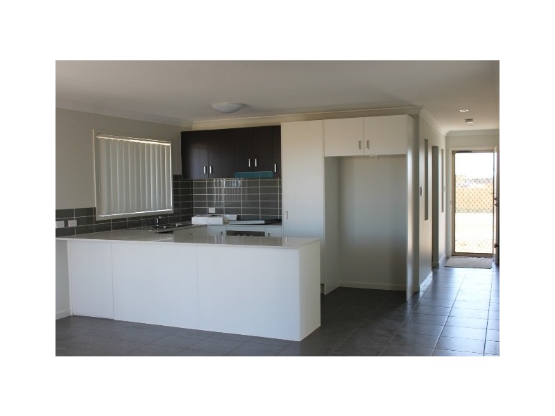 66 GOSDEN DRIVE, Dalby QLD 4405