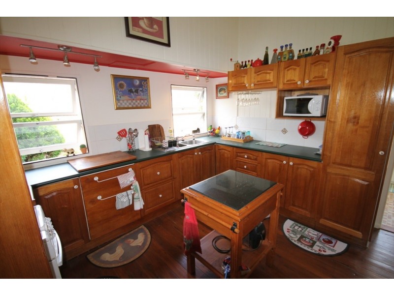 10 Campbell St, Bell QLD 4408