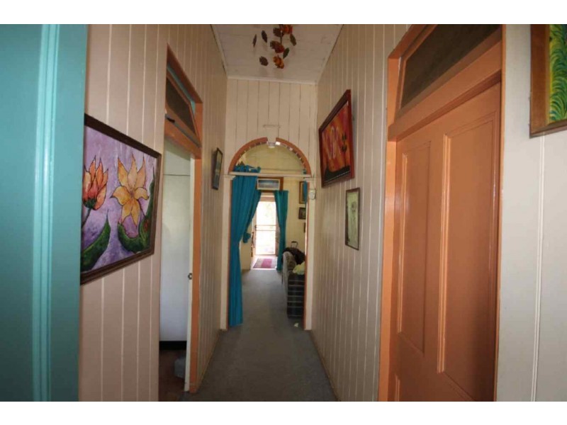 9 Blaxland Road, Dalby QLD 4405