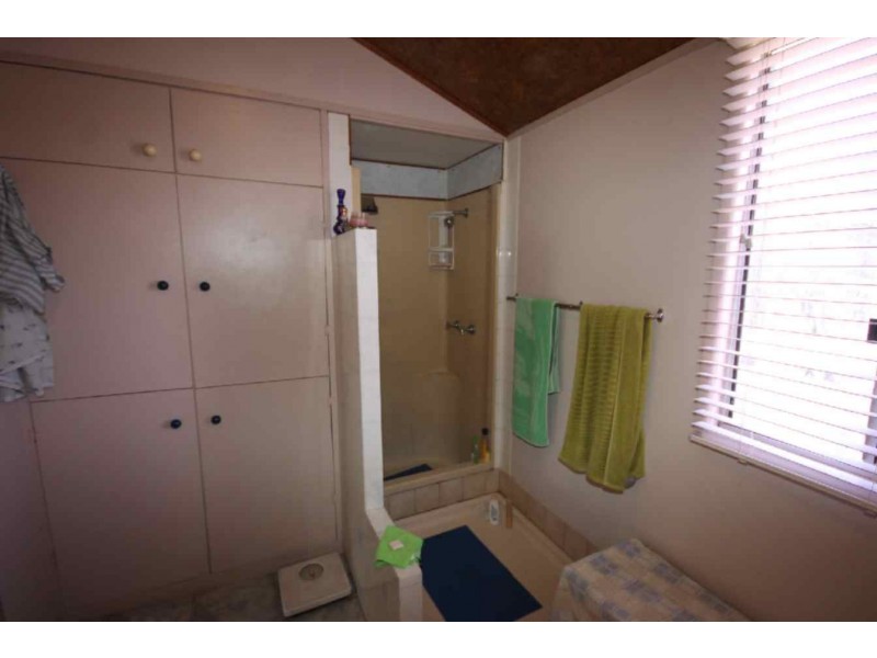 9 Blaxland Road, Dalby QLD 4405