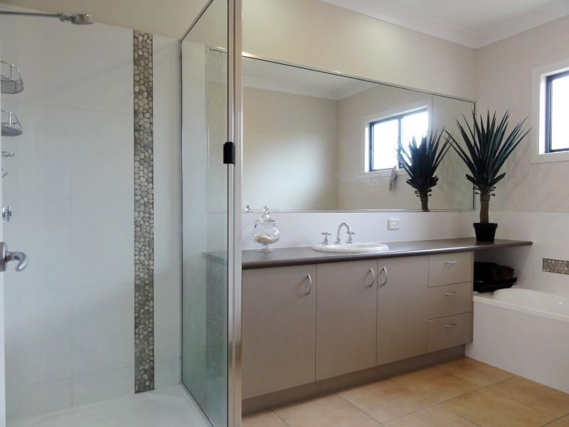 22 Hedge Road, Dalby QLD 4405