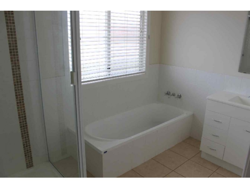 1 Glen Eagles Drive, Dalby QLD 4405