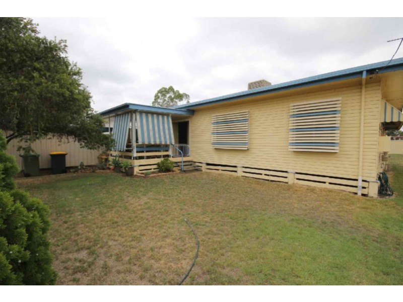 8 Swan Street, Dalby QLD 4405