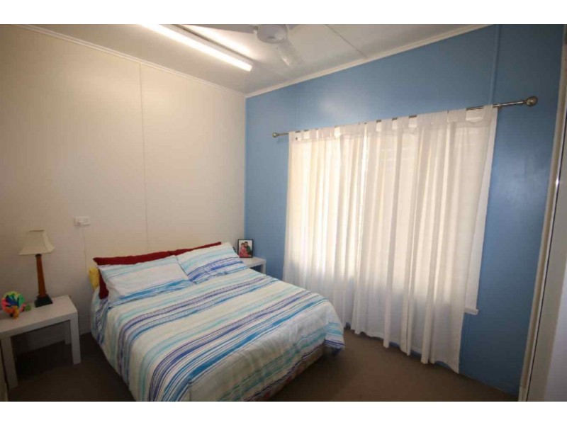 8 Swan Street, Dalby QLD 4405