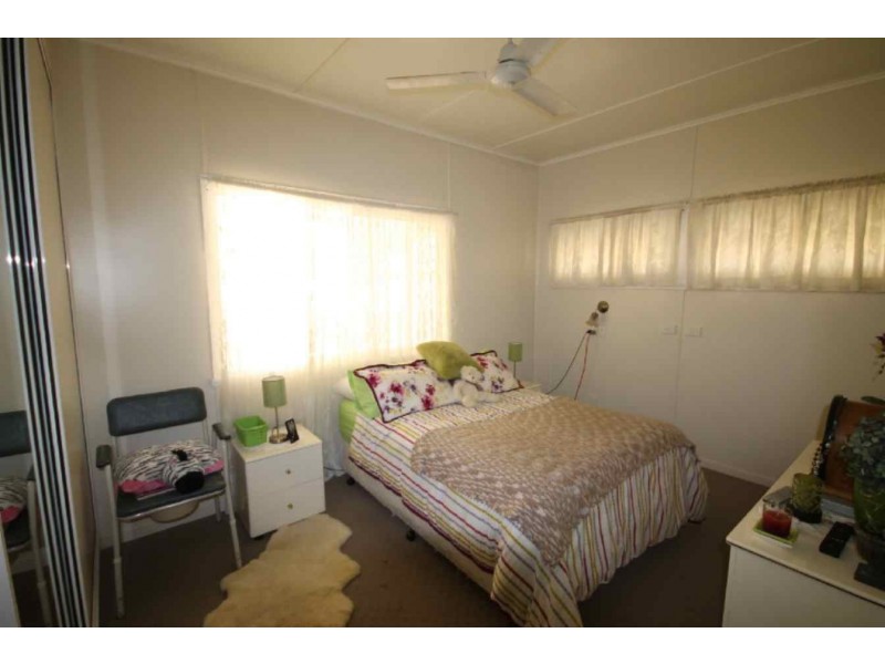 8 Swan Street, Dalby QLD 4405