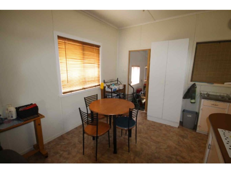 8 Swan Street, Dalby QLD 4405
