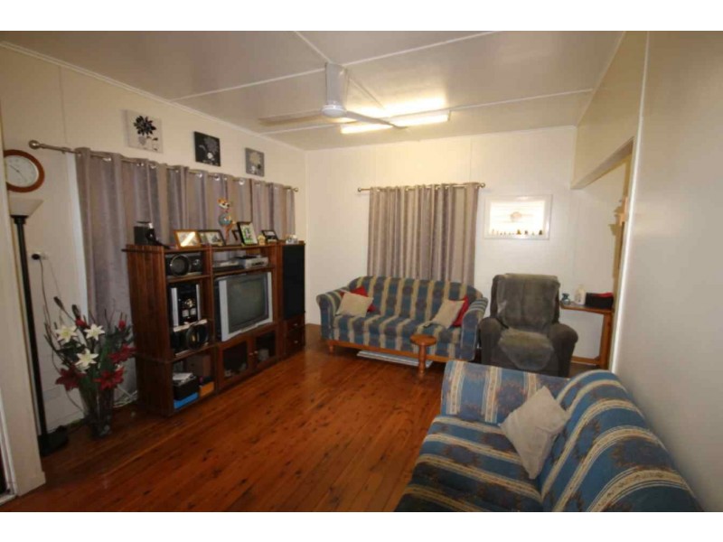 8 Swan Street, Dalby QLD 4405