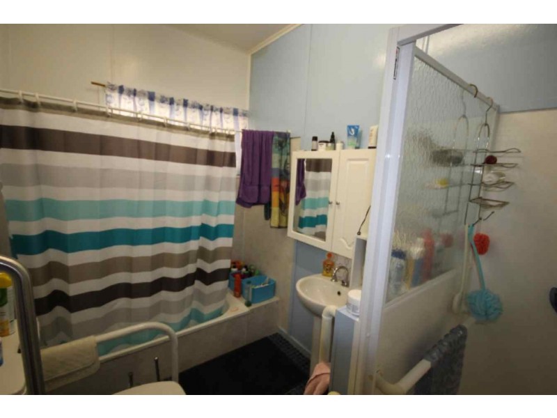 8 Swan Street, Dalby QLD 4405