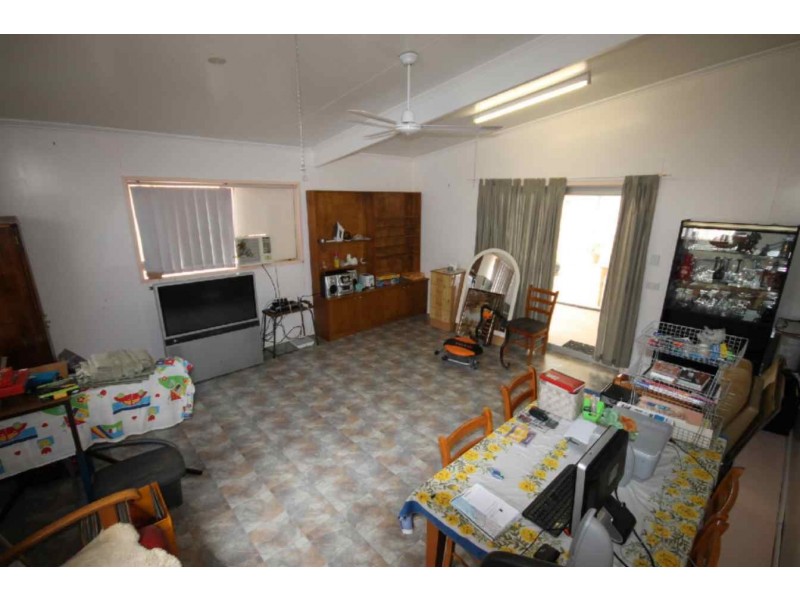 8 Swan Street, Dalby QLD 4405