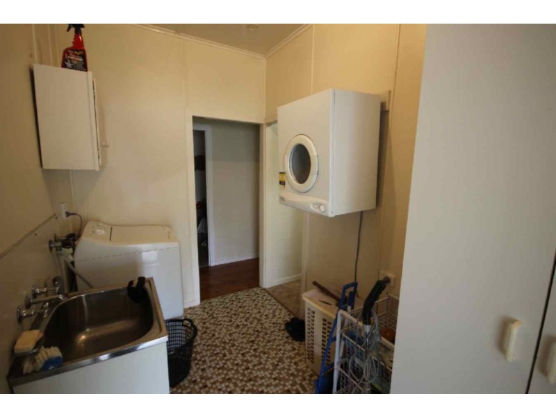 8 Swan Street, Dalby QLD 4405