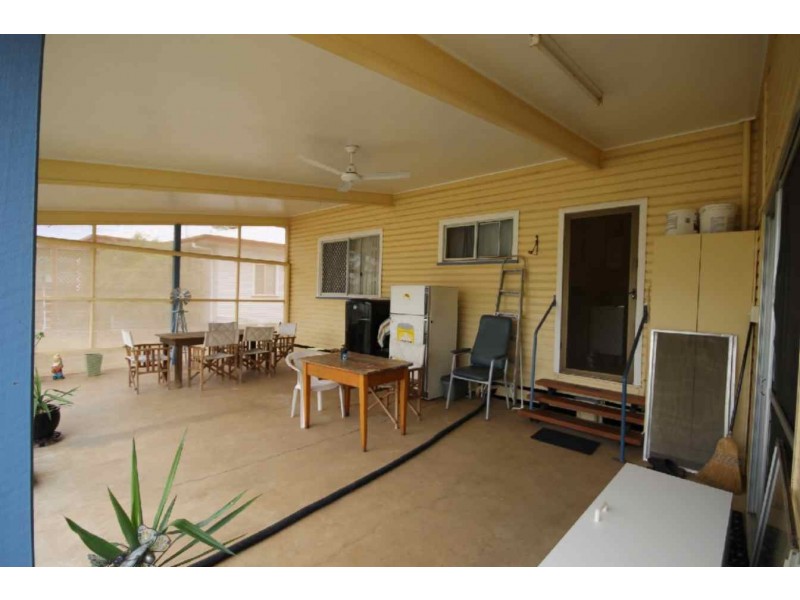 8 Swan Street, Dalby QLD 4405