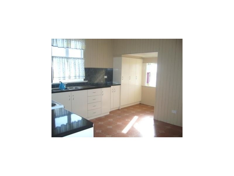 24 Charles Street, Dalby QLD 4405