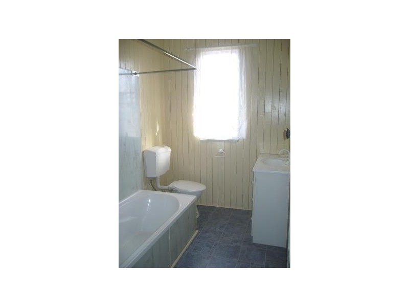 24 Charles Street, Dalby QLD 4405