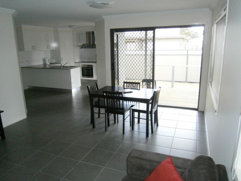 2/8 Jimbour street, Dalby QLD 4405