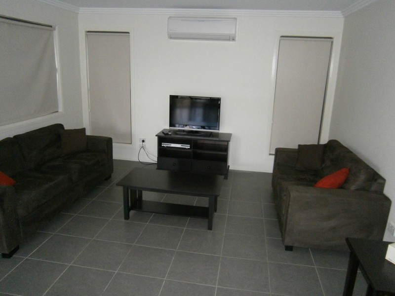 2/8 Jimbour street, Dalby QLD 4405