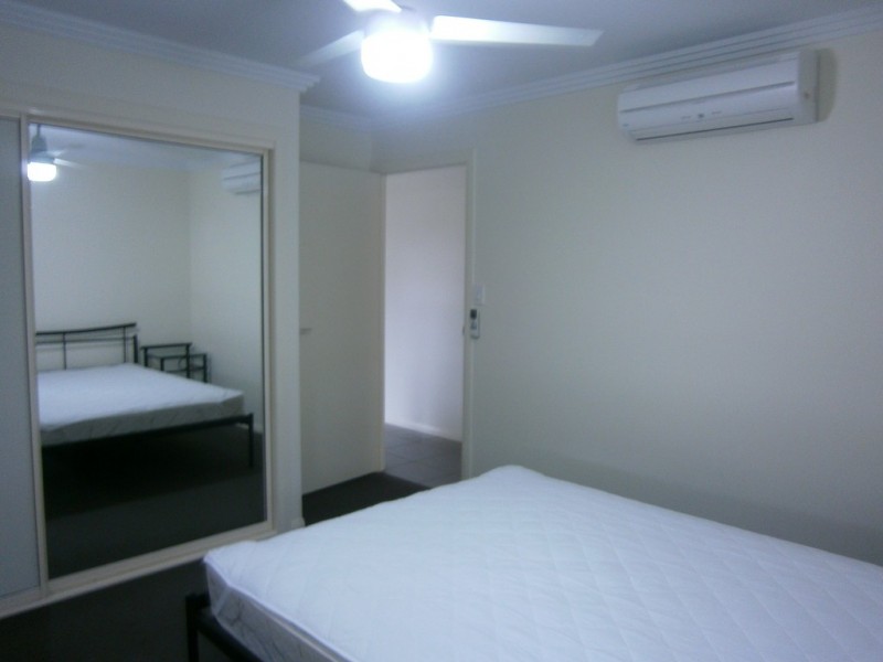 2/8 Jimbour street, Dalby QLD 4405