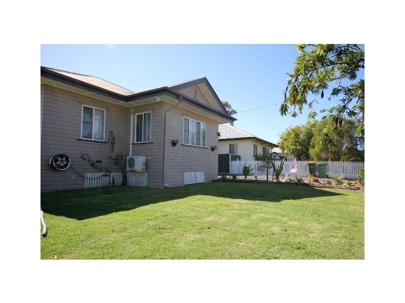 25 Palmer Street, Dalby QLD 4405