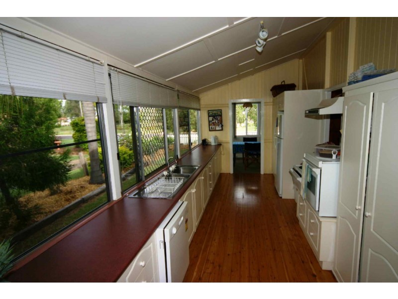 36 Pratten Street, Dalby QLD 4405